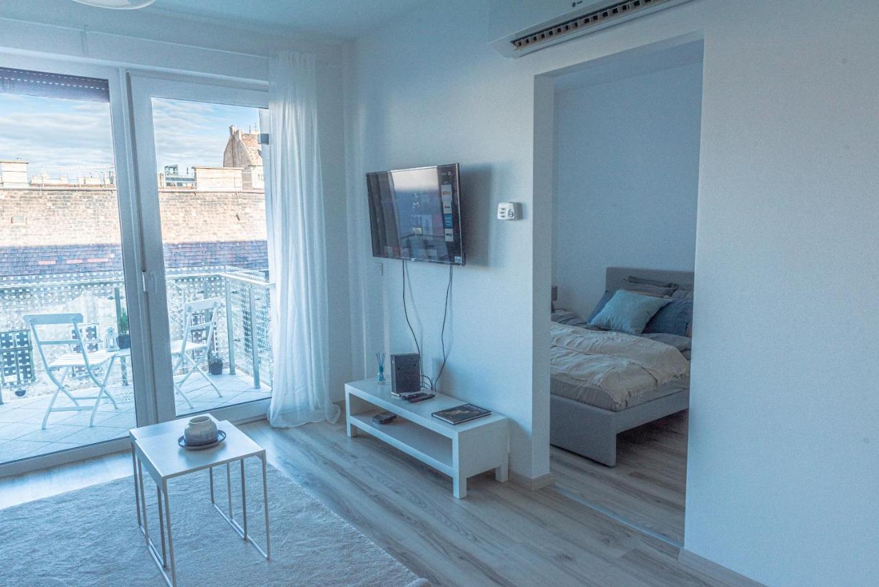Dob36 Apartment With Free Private Parking And Balcony Budapeste Exterior foto