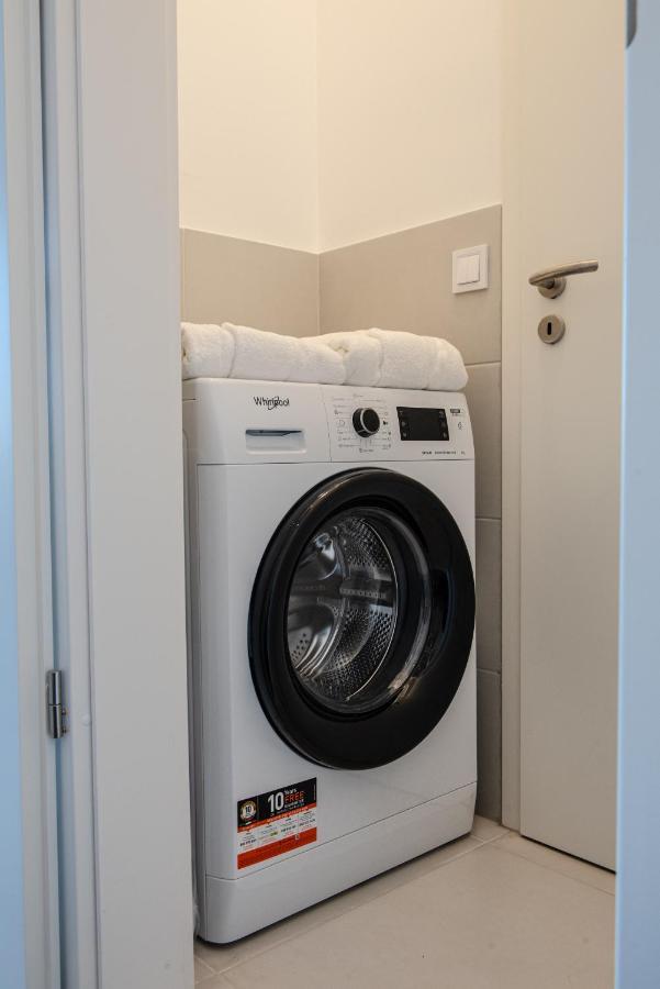 Dob36 Apartment With Free Private Parking And Balcony Budapeste Exterior foto