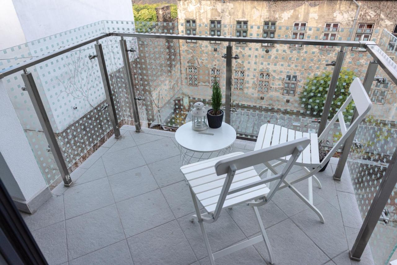 Dob36 Apartment With Free Private Parking And Balcony Budapeste Exterior foto
