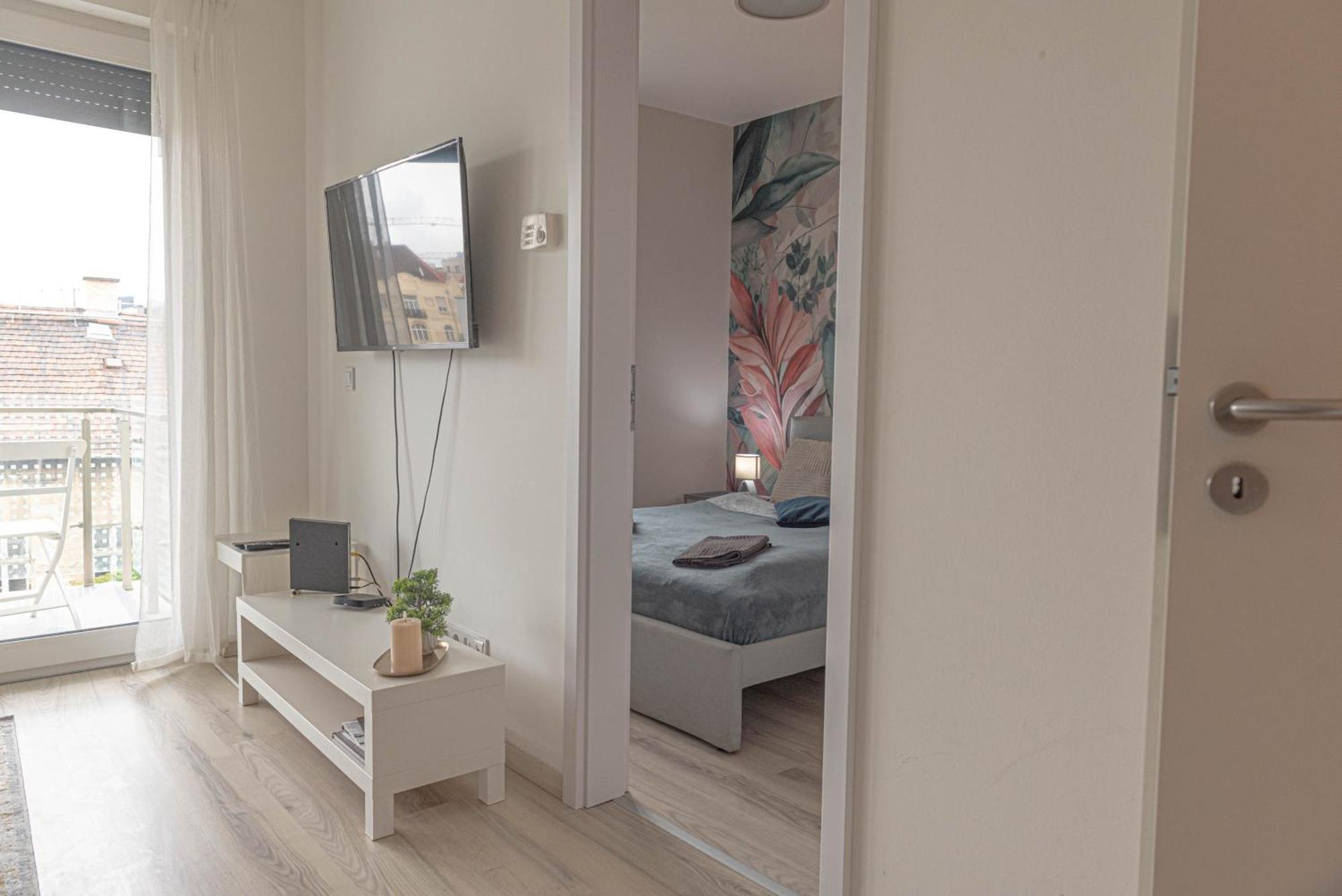Dob36 Apartment With Free Private Parking And Balcony Budapeste Exterior foto