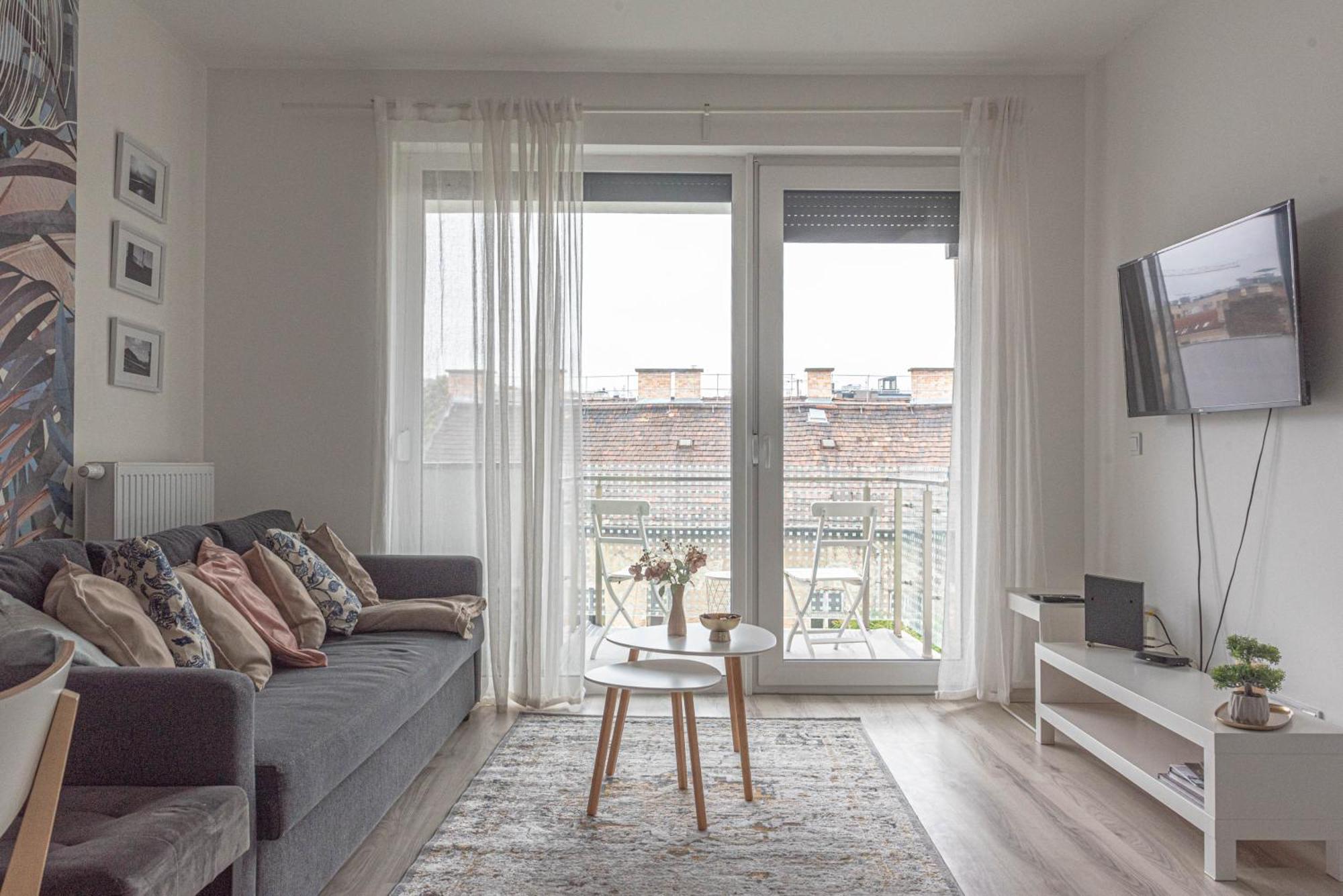 Dob36 Apartment With Free Private Parking And Balcony Budapeste Exterior foto